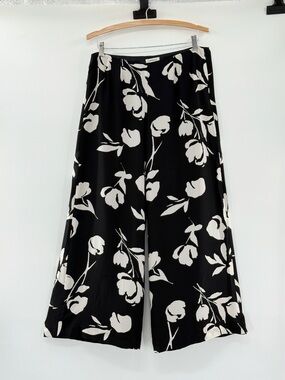Harold’s 100% Silk Black White Floral Wide Leg Pants Size 8 Palazzo Cropped Pant